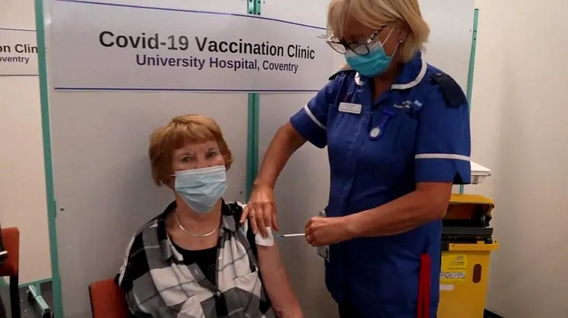 Prima persoană din lume vaccinată anti-Covid, în vârstă de 91 de ani, a primit a treia doză