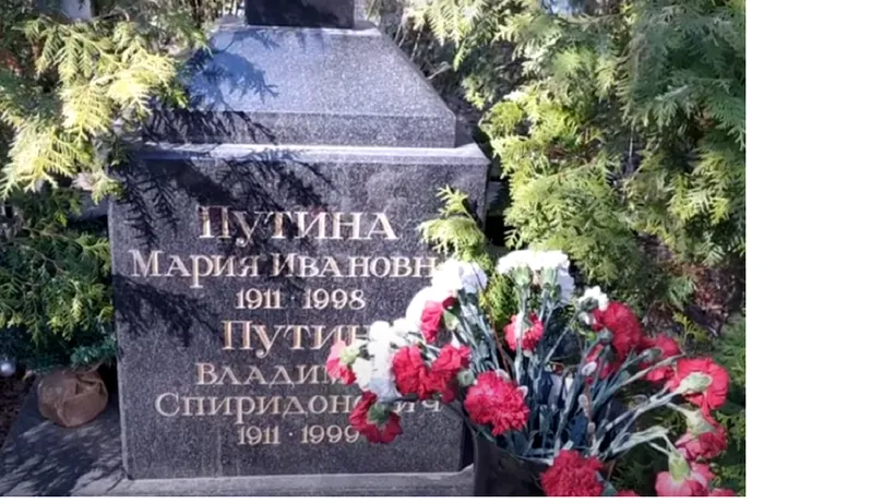 Un bilet lăsat pe mormântul părinților lui Putin a devenit viral pe internet: ”Dragi părinți! Fiul vostru se comportă oribil!”