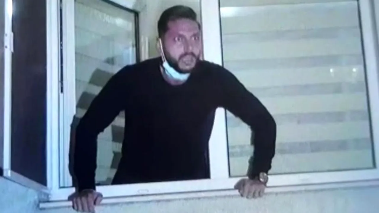 Tânăr îndurerat din Constanța, al cărui tată a murit de COVID, huiduit de protestatari: „Să vă fie rușine!” (VIDEO)