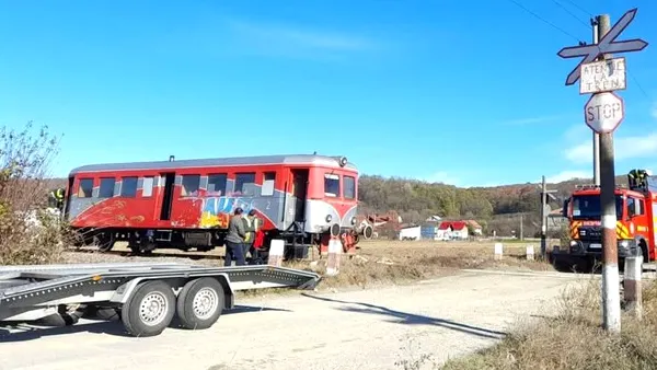 Accident feroviar în Argeș. O mașină a fost acroșată de un vagon de tren