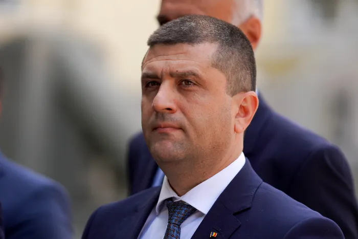 Miruță îl ceartă pe Veștea Nu merge să ceri voturi de la extremiști și să spui că ești pro-occident