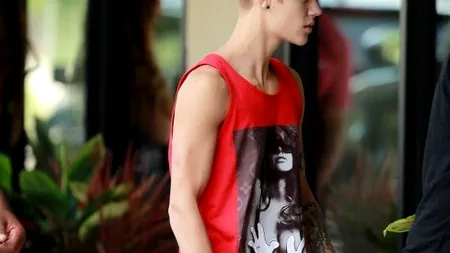 Ținuta cu care Justin Bieber a ajuns în atenția presei internaționale