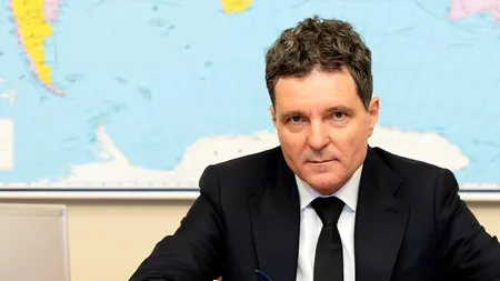 Nicușor Dan spune că a citit în avion spre Paris materialele pe care se bazează raportul pe anularea alegerilor din 2024