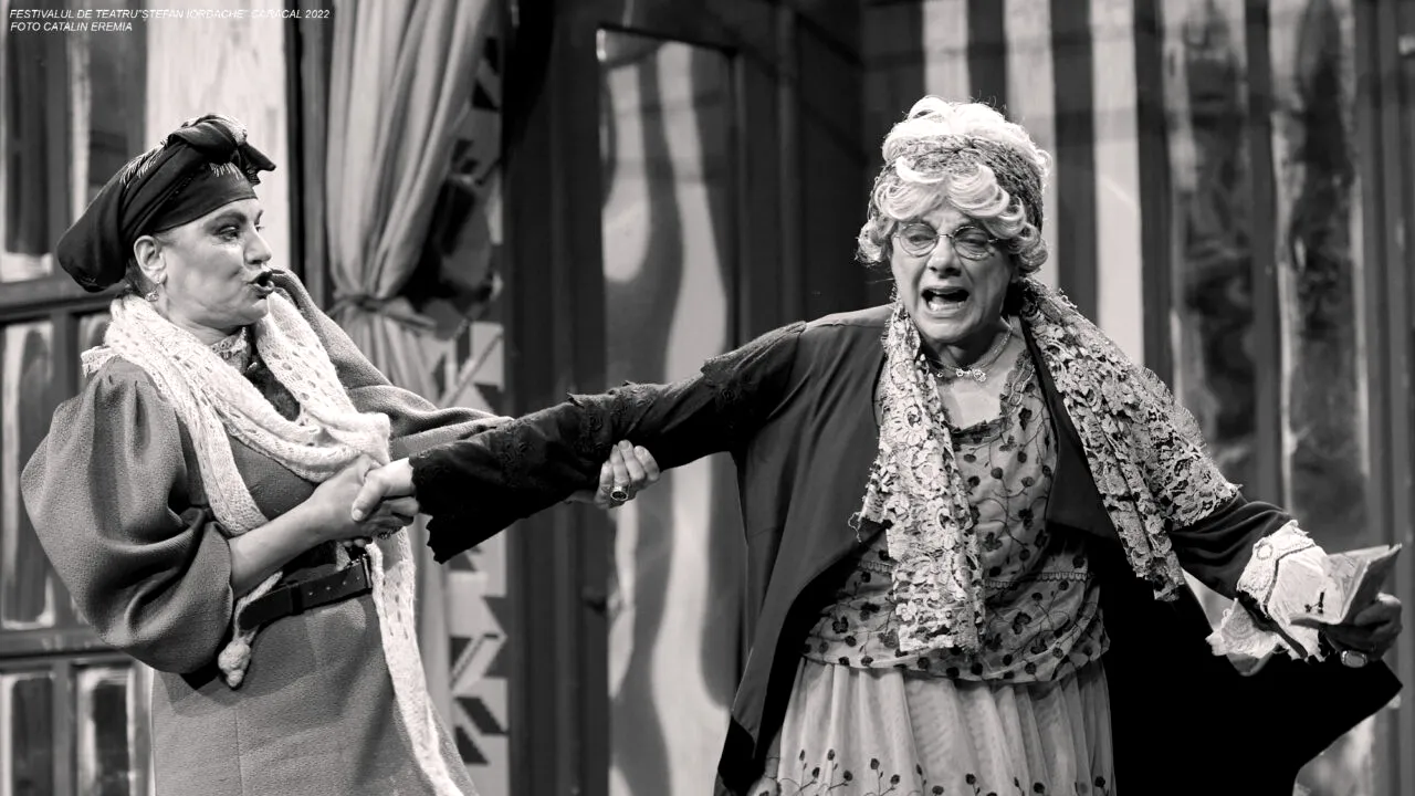 Seară magică la Caracal. Doamnele Teatrului românesc, pe aceeași scenă: Maia Morgenstern, Carmen Tănase, Adriana Trandafir și Manuela Hărărbor au fermecat publicul. IMAGINI DE EXCEPȚIE