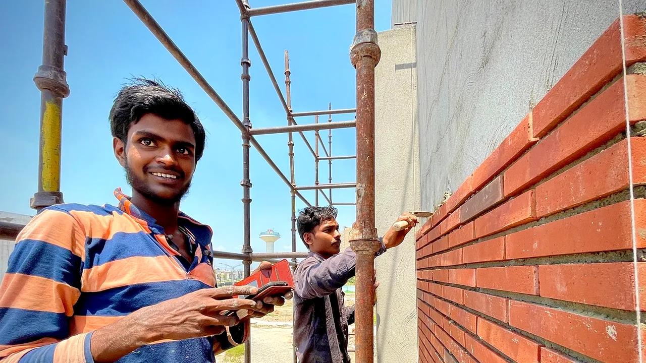 Angajatorii reclamă nevoia suplimentării contingentului aprobat de 100.000 de muncitori străini pentru 2023