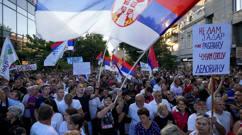 PROTESTE în Serbia față de un proiect de extragere a litiului. Gigantul Rio Tinto, implicat în proiect