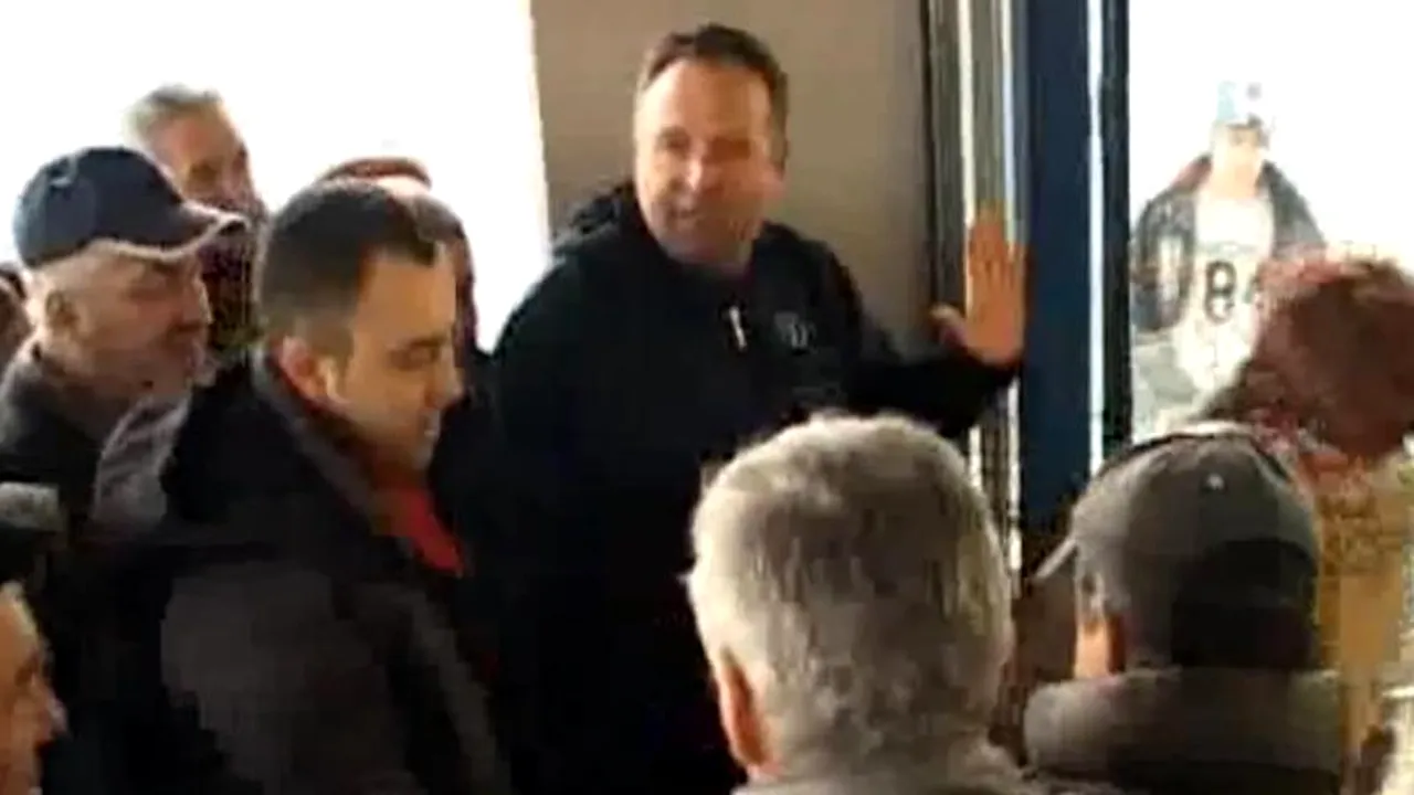 Sute de oameni s-au călcat în picioare pentru a prinde ofertele de la un supermarket din Târgoviște