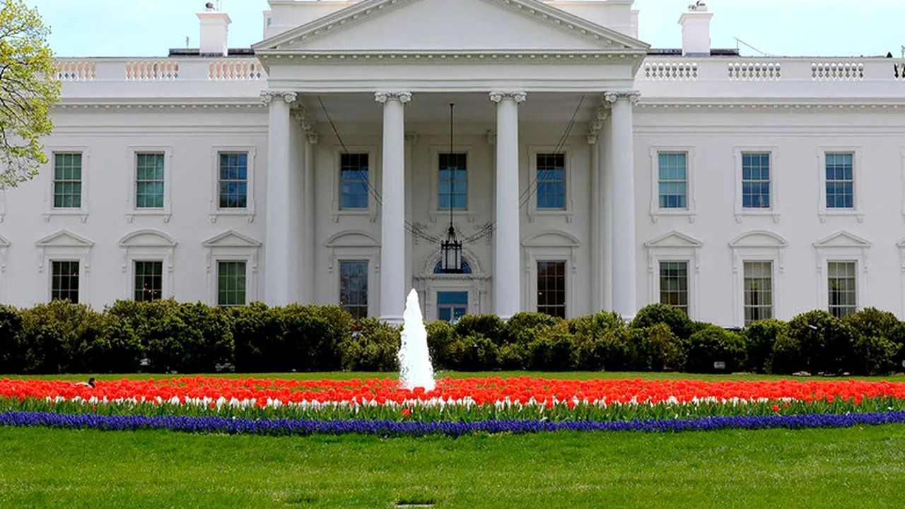 Casa Albă încearcă să explice demiterea directorului FBI: Donald Trump avea dubii în legătură cu James Comey din 2016