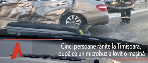 Doi COPII și trei adulți RĂNIȚI, după ce un microbuz a lovit o mașină la Timișoara