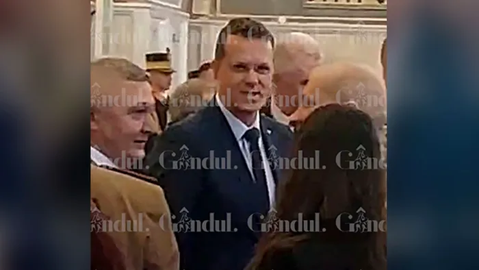 Ministrul Ionuţ Moşteanu în Catedrala Mântuirii Neamului