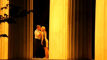 Modul inedit în care a fost cerută în căsătorie o americancă. GALERIE FOTO