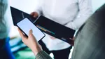Confirmat de UE: Începând din 2027, toți cetățenii își vor putea păstra cartea de identitate, permisul sau diploma universitară pe telefonul mobil