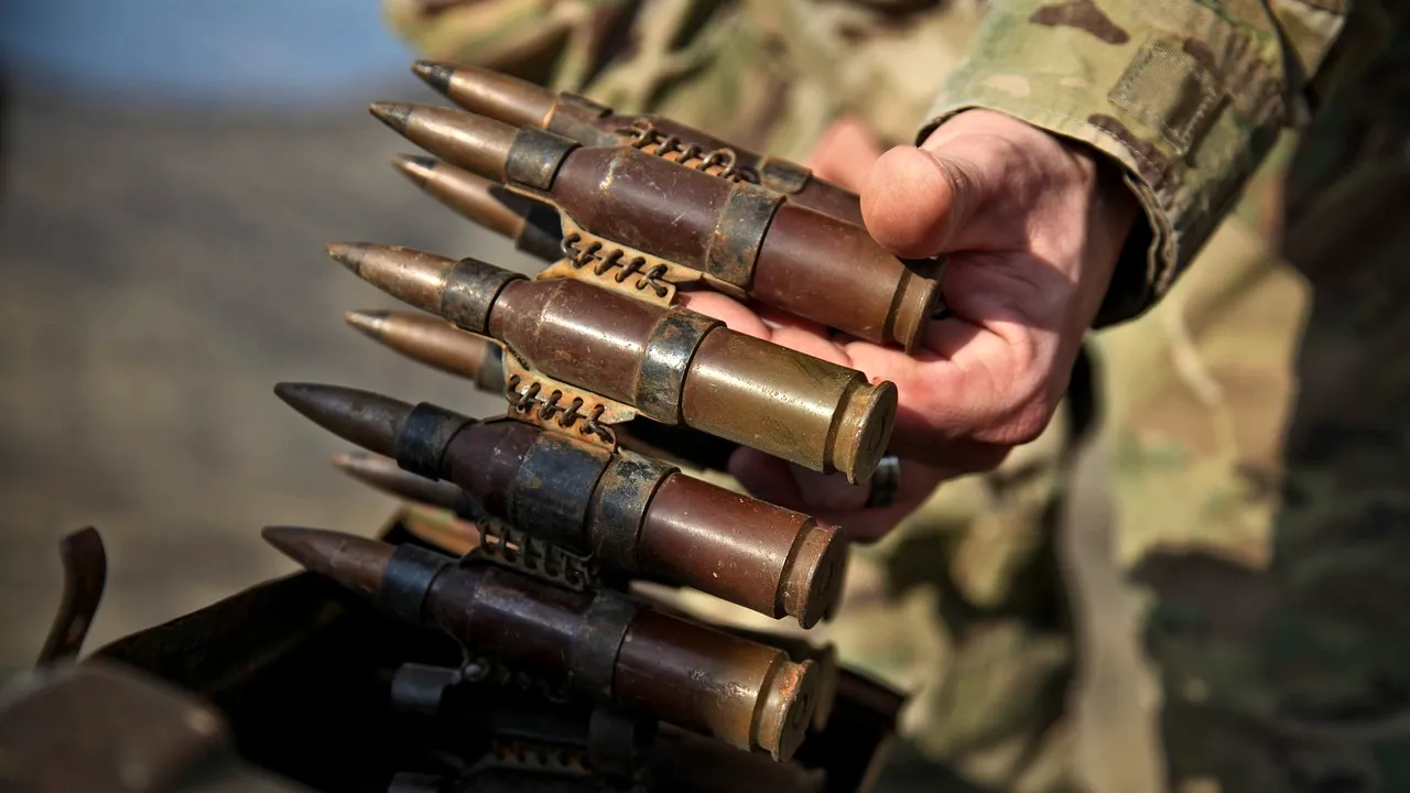 Guvernul interimar bulgar instalat după demiterea lui Kiril Petkov recunoaște că țara a trimis în secret arme Ucrainei