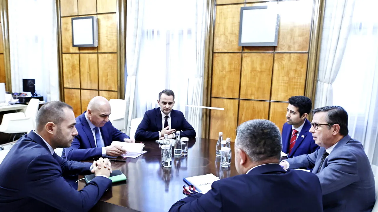 O nouă întâlnire neanunțată la Palatul Victoria. Bolojan s-a văzut cu ambasadorul Spaniei la București. I-a transmis „urări de pace și prosperitate”