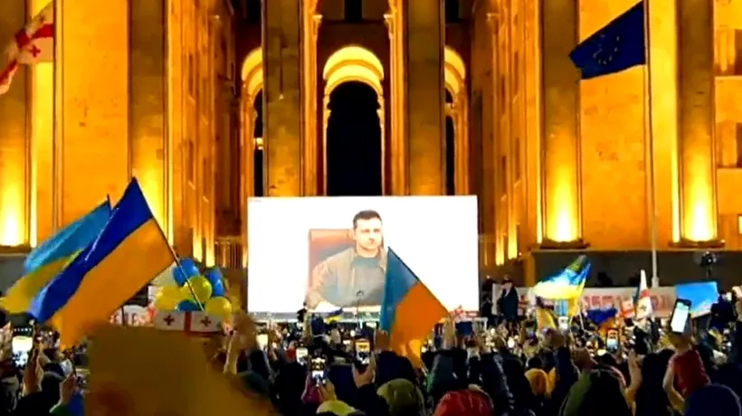 Zeci de mii de oameni în stradă la Praga și Tbilisi în semn de solidaritate cu Ucraina
