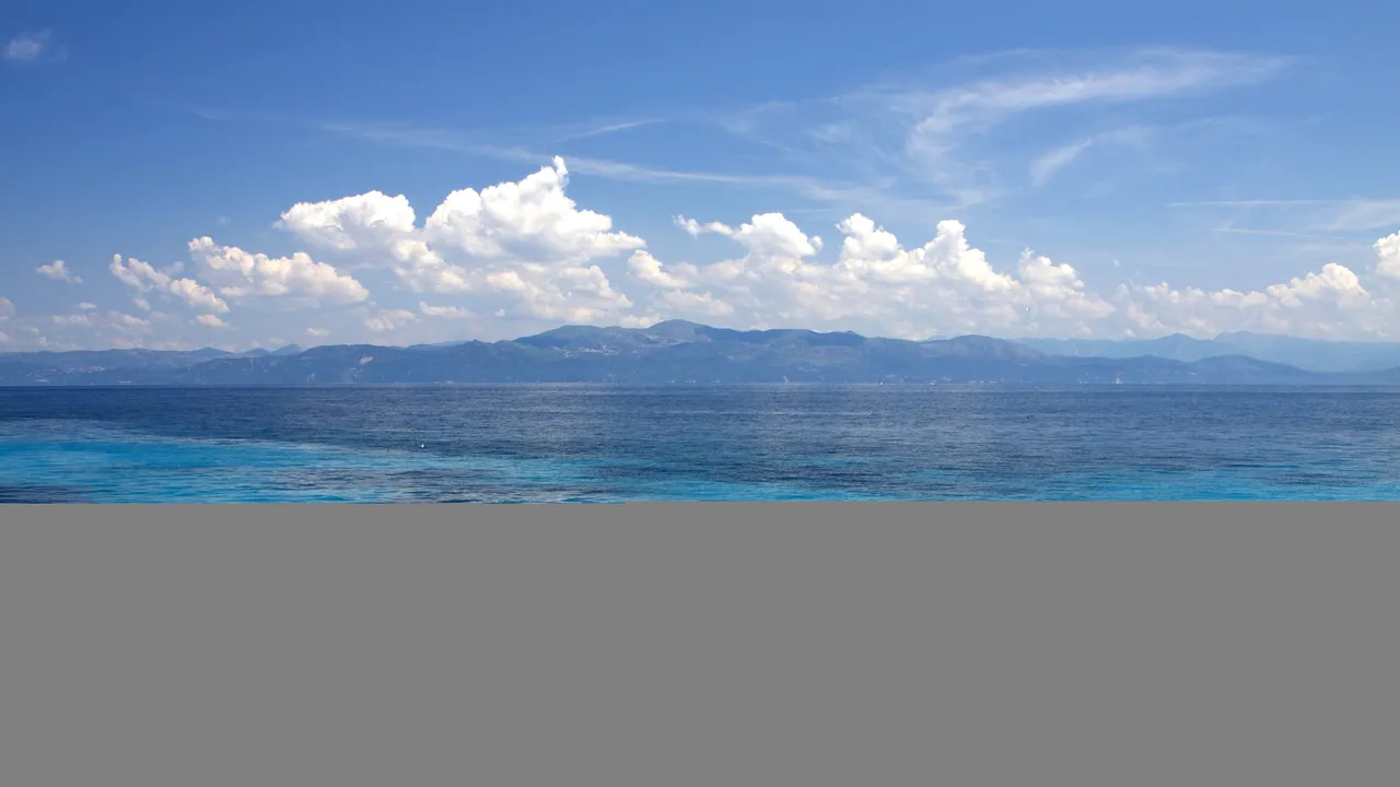 Pericol de poluare în Marea Mediterană. O conductă de petrol s-a spart