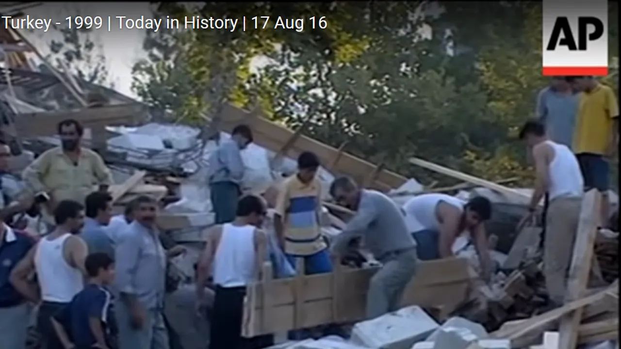 Turcia, lovită groaznic la fel ca acum 21 de ani / Imagini VIDEO șocante cu seismul care s-a simțit chiar și la București!