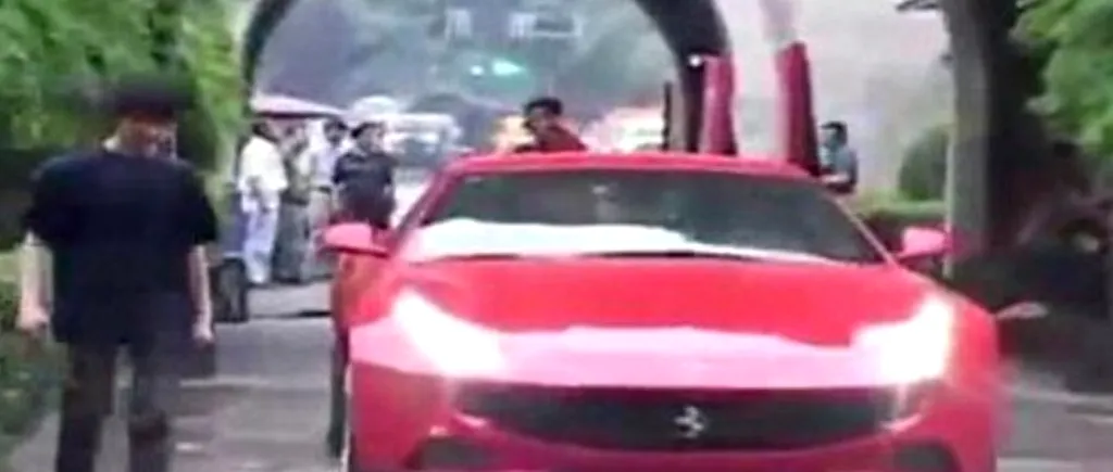 VIDEO. Cum a distrus un Ferrari un monument din timpul Dinastiei Ming