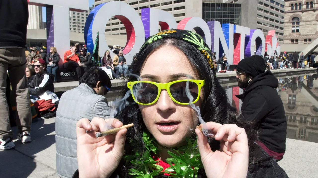 Canada legalizează consumul de marijuana în scop recreațional