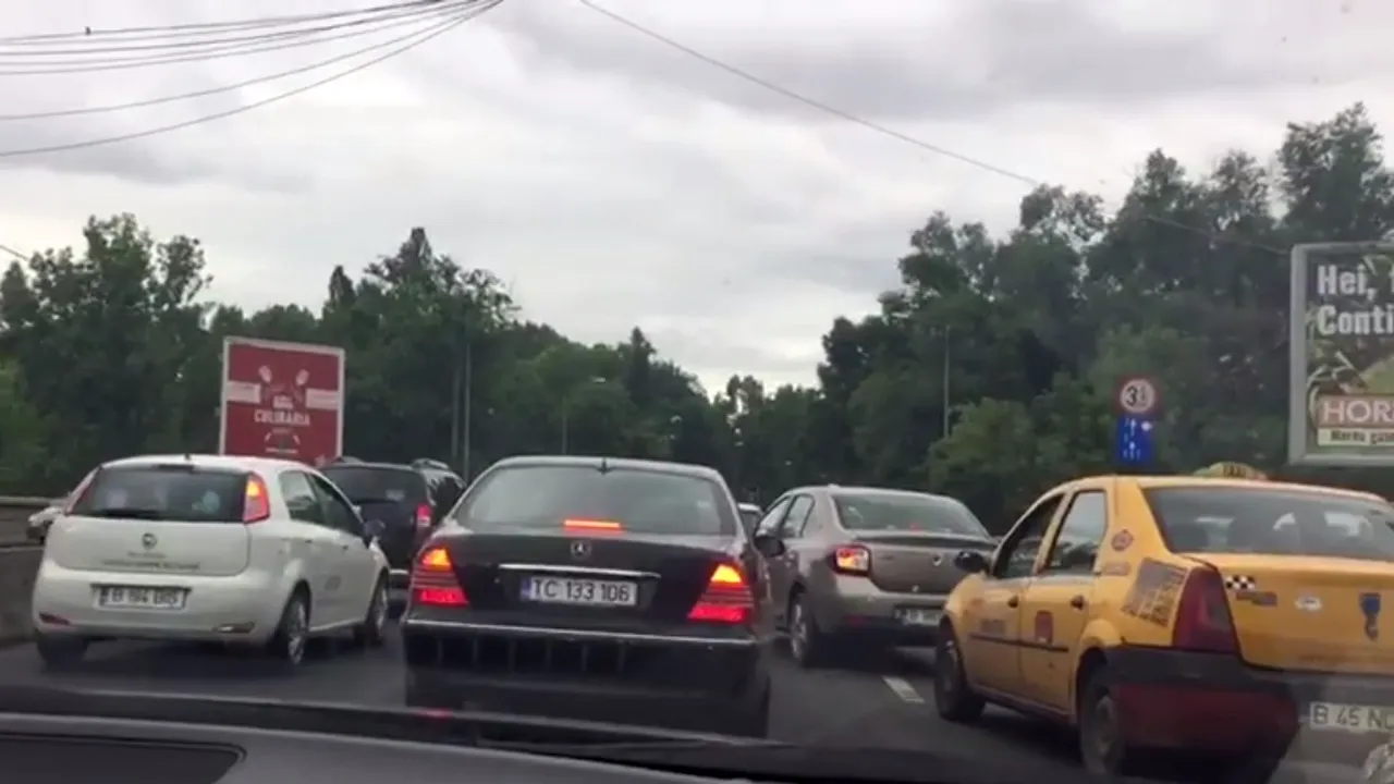 După ce a provocat haos pe DN1, Firea insistă: Nu renunțăm la benzile unice RATB