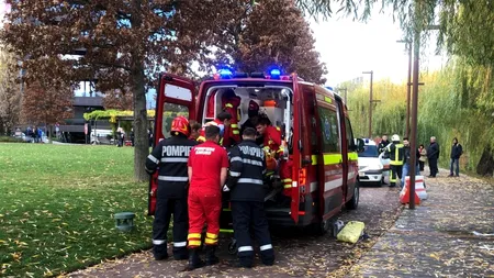 Femeie găsită în apă, salvată de medicii din Cluj: A fost găsită plutind cu fața în jos pe marginea unui lac