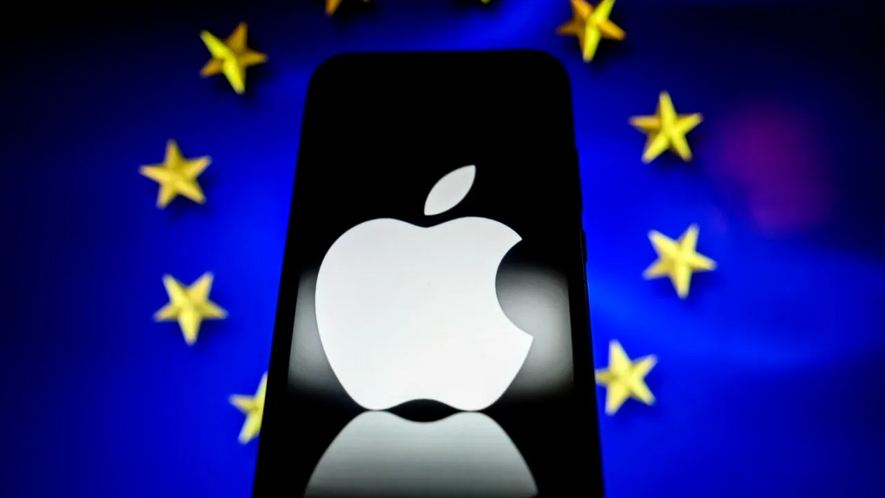 Financial Times: APPLE riscă să devină primul grup tehnologic digital sancționat de UE în virtutea noilor reglementări