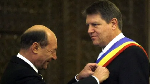 Băsescu îi face o sugestie lui Iohannis: ''Oare va juca domnul președinte?''. ÎNTREBAREA care ar trebui pusă la referendum