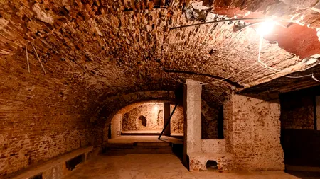 FOTO | Cum arată acum legendara clădire din București în care a funcționat celebrul Club A. Primăria mai are mult de lucru