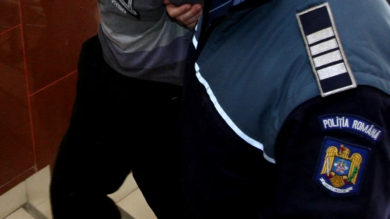 Polițiști din Lupeni, cercetați după ce un tânăr care s-a spânzurat în sediul Poliției a murit