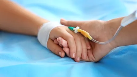 Azi e ziua fetiței despre care s-a crezut că este primul caz de hepatită misterioasă din România și care a fost supusă transplantului hepatic. Dr. Irinel Popescu: Starea ei de sănătate este bună