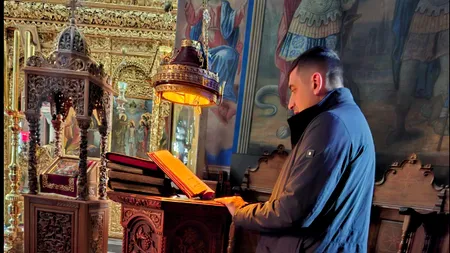 George Simion face rugăciuni la Muntele Athos: „Ajută-ne, Doamne”