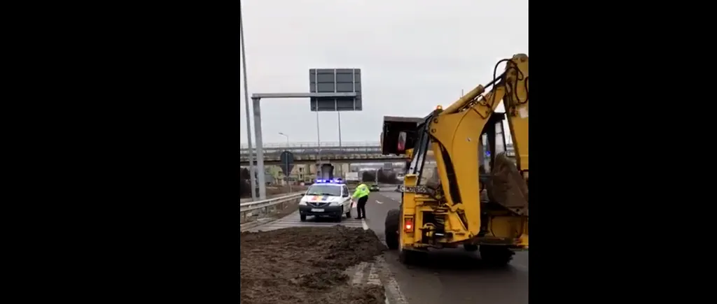 VIDEO Șoferul unei basculante a blocat autostrada A4 după ce a împrăștiat bălegar pe șosea 