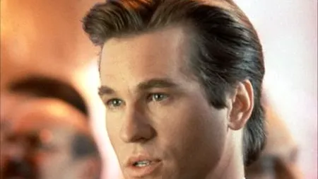 Val Kilmer a scăpat de tumora de la gât. Actorul e total schimbat