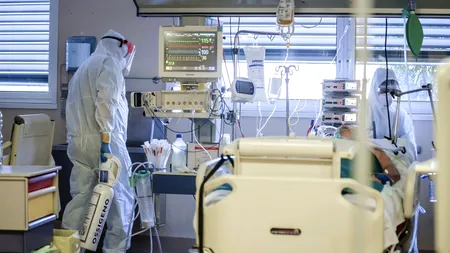Cu Covid-19 la locul de muncă. Franța permite medicilor infectați să lucreze