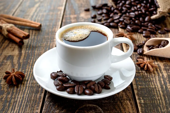 Cele 5 semne de avertizare pe care corpul tău le transmite atunci când ar trebui să reduci consumul de cafea