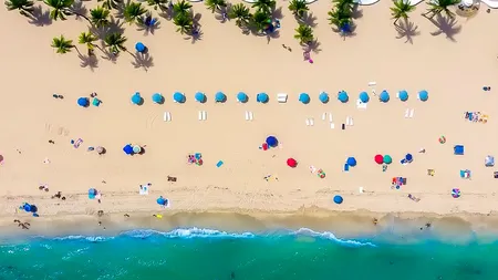 Un tată a înălțat o dronă pentru a-și fotografia copiii aflați pe plajă. La scurt timp după aceea a avut parte de un moment de infarct: „A fost un moment de la Dumnezeu