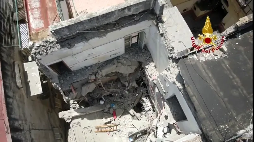 Un bloc de locuințe vechi de 200 de ani s-a PRĂBUȘIT din senin în Napoli. 3 persone au fost scoase de sub dărămături