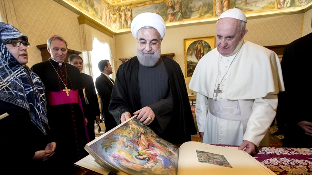 Papa Francisc - broker de putere