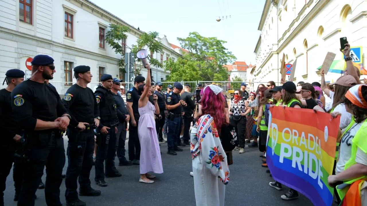 Scandal la Oradea. Comunitatea LGBTQ+ acuză autorităţile că vor să le interzică iar 