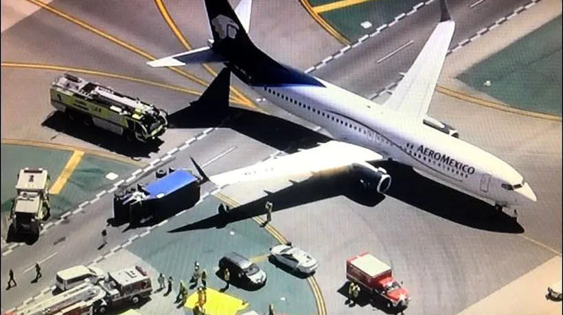 8 răniți, după ce un avion de pasageri s-a ciocnit cu o autoutilitară pe aeroportul din Los Angeles