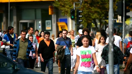 Românii s-au obișnuit cu criza, dar resimt efectele negative din ce în ce mai mult