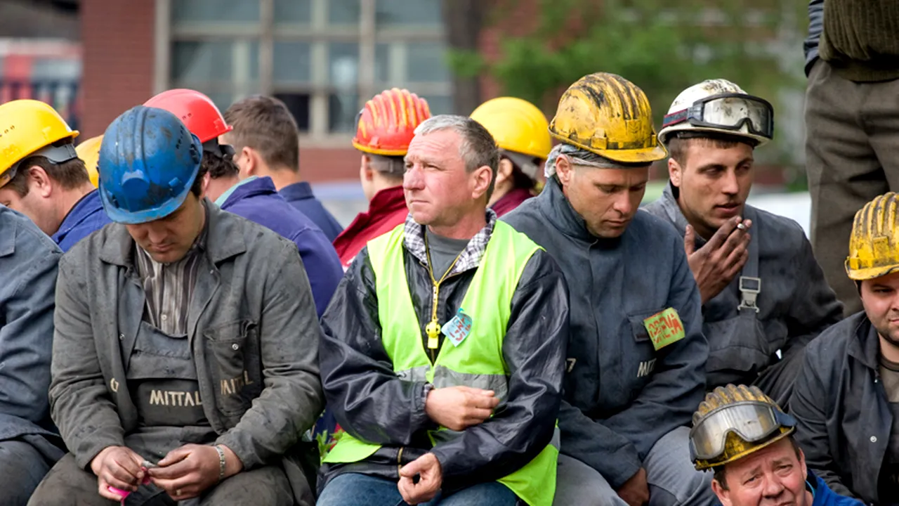 PROTEST SPONTAN la ArcelorMittal Galați, după ce conducerea a anunțat că ar putea închide o uzină