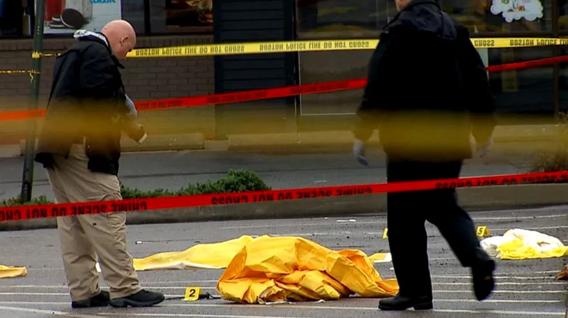 Bărbatul împușcat mortal de poliție, în Boston, intenționa să decapiteze un polițist 