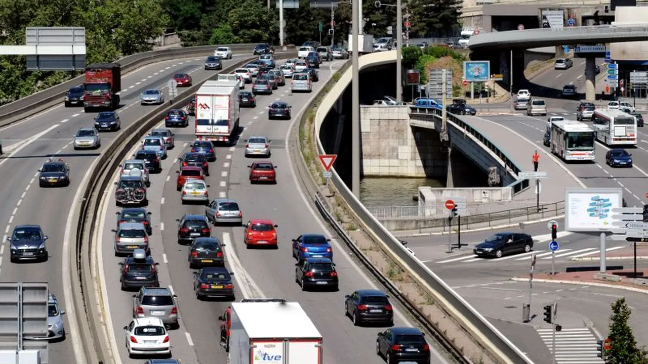 FRANȚA a luat măsuri pentru SCĂDEREA PREȚURILOR CARBURANȚILOR. 