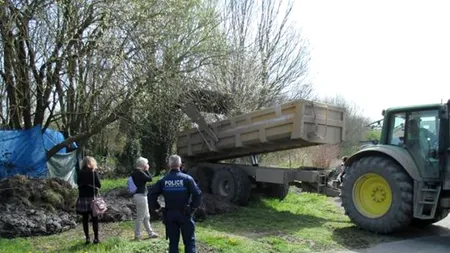 Gest scandalos făcut de un primar dintr-o localitate din Franța. Ce a făcut lângă o tabără de romi