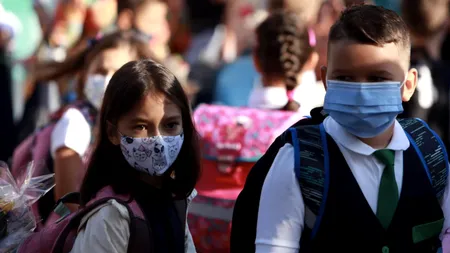 Elevii din Capitală vor face orele de sport fără mască, după ce incidența în București a ajuns la 1,95 la mie