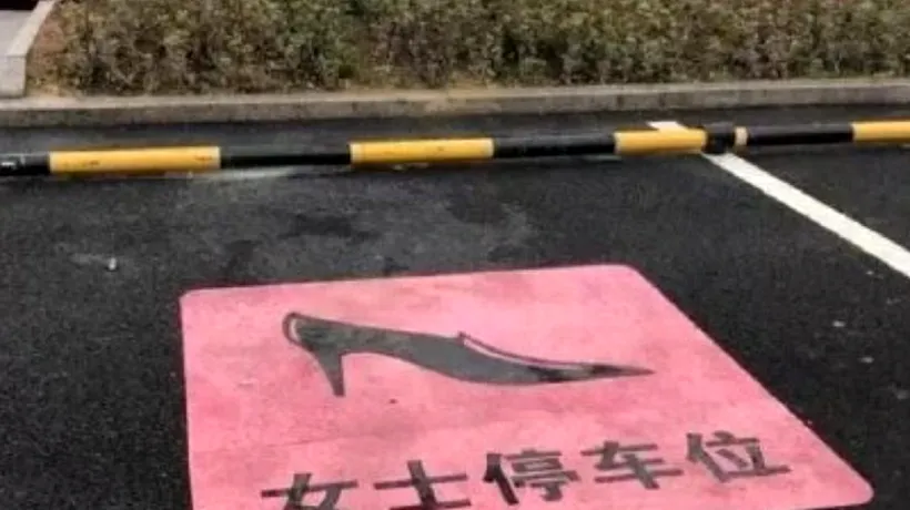 Locurile de parcare „pentru femei, vopsite în roz, au stârnit controverse în China