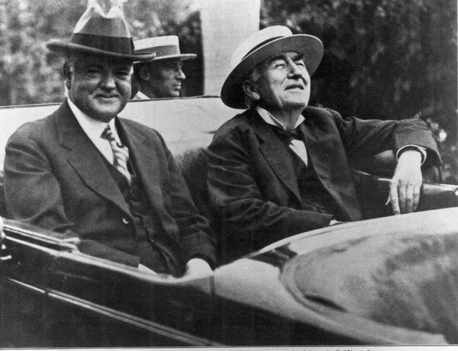 Herber Hoover și Thomas Alva Edison. Sursa Foto: Profimedia 