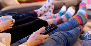 Recomandări: SERIALE TV atât de bune încât oamenii le-au revăzut de mai multe ori. Cele mai apreciate sunt pe Netflix