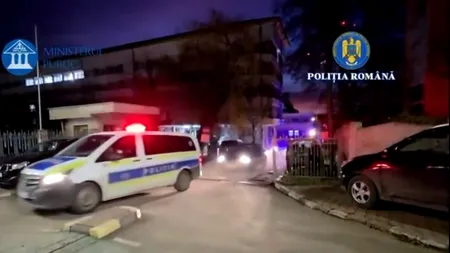 17 percheziţii la instituţii publice şi domicilii din Suceava şi Bucureşti. Poliţiştii cercetează o reţea de falsificatori de documente de identitate
